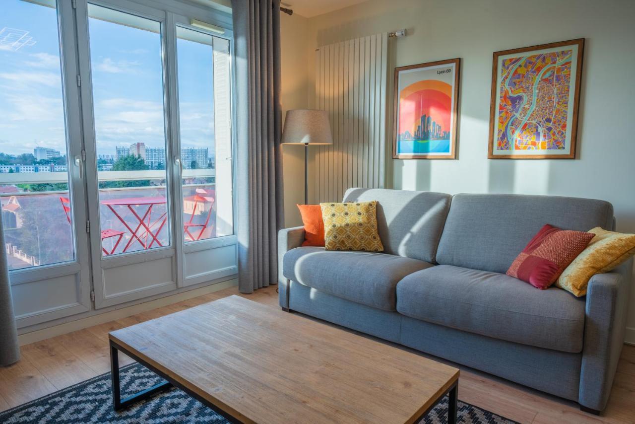 T2 De Standing Climatise Avec Parking Prive, Tram T2 T5, Hopitaux Est Apartment Bron Ngoại thất bức ảnh